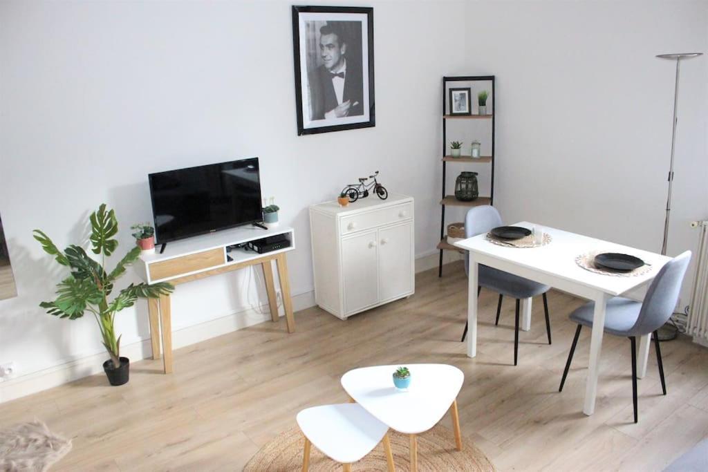 Charmant Studio En Centre-Ville / Proche Gare Hawr Zewnętrze zdjęcie